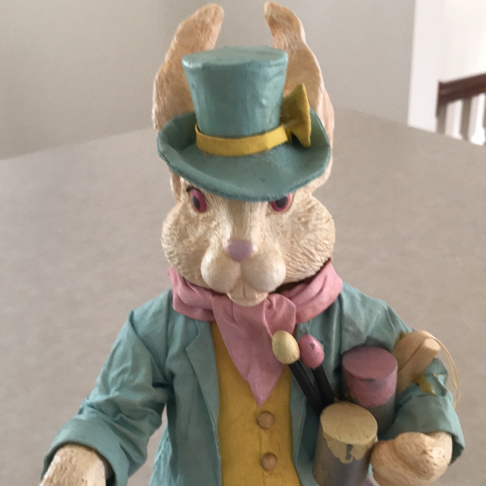 Adorable Easter bunny figurine - Picture 2 of 5